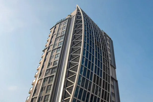 مبنى سكني في باتايا سقط منه كوينتين غريفيثس (رويترز)