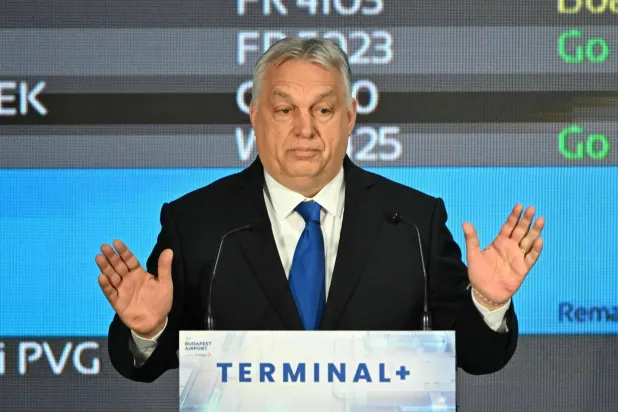  رئيس الوزراء المجري فيكتور أوربان خلال خطاب في بودابست (أ.ف.ب)