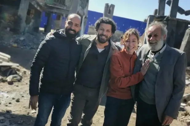 جانب من كواليس تصوير مسلسل «صحاب الأرض» (حساب الفنان الفلسطيني كمال باشا على «فيسبوك»)