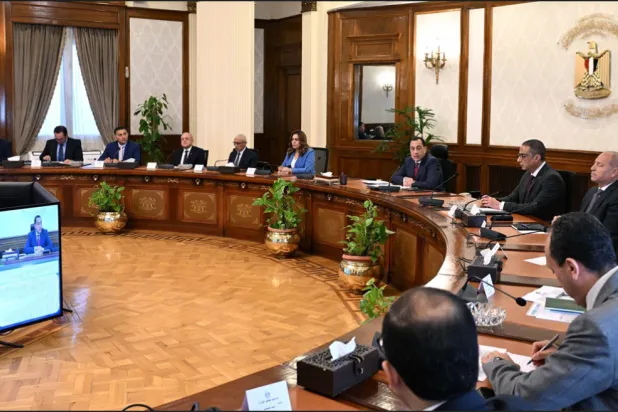 جانب من اجتماع «مجلس المحافظين» برئاسة مصطفى مدبولي السبت (مجلس الوزراء المصري)