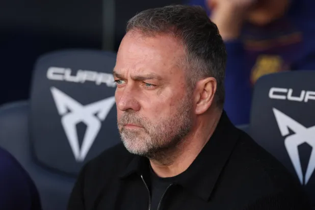 الألماني هانزي فليك المدير الفني لبرشلونة (أ.ف.ب)