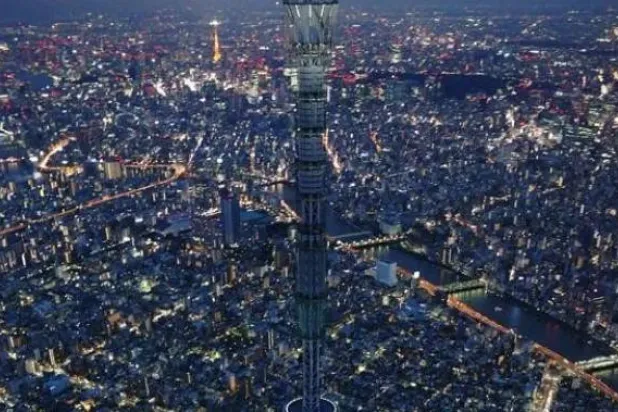 «طوكيو سكاي تري» يعد أطول برج إرسال في العالم (رويترز)