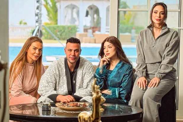 يشارك في بطولة المسلسل عدد من النجمات (حساب محمد إمام على فيسبوك)