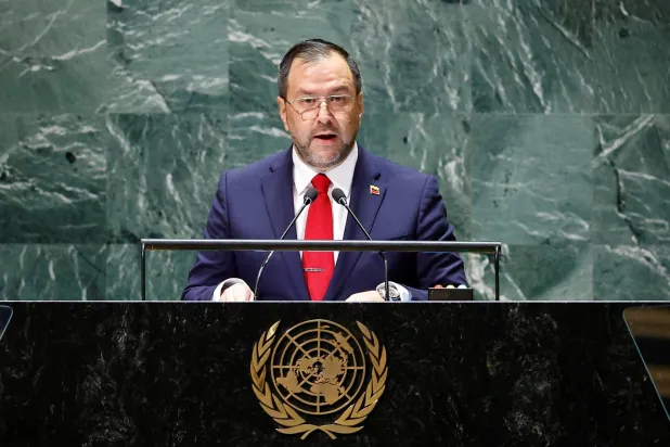 وزير خارجية فنزويلا إيفان جيل بينتو يلقي كلمة أمام الدورة الثامنة والسبعين للجمعية العامة للأمم المتحدة في مدينة نيويورك الولايات المتحدة 23 سبتمبر 2023 (رويترز)
