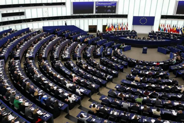 ناقش البرلمان الأوروبي مقترحات لإلغاء رسوم يفرضها الاتحاد على السلع الأميركية وهو بند أساسي في الاتفاقية التجارة مع واشنطن (رويترز)