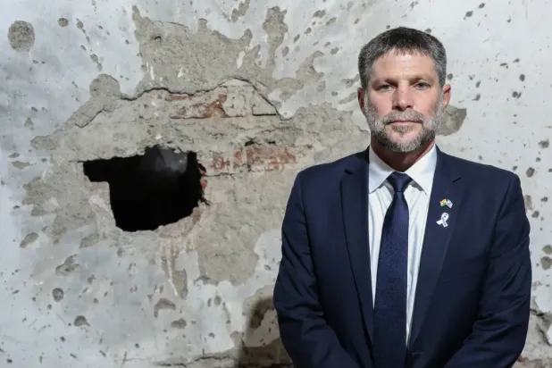 Israeli Finance Minister Bezalel Smotrich visits Nariman House to pay his respects to the victims of the 26/11 Mumbai terror attacks, in Mumbai, India, 09 September 2025. EPA/DIVYAKANT SOLANKI
