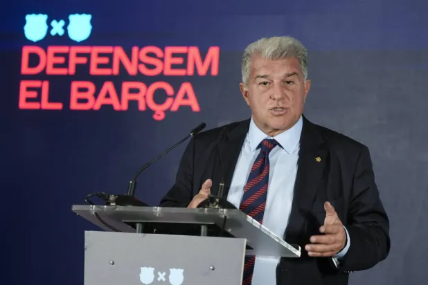 خوان لابورتا رئيس نادي برشلونة (إ.ب.أ)