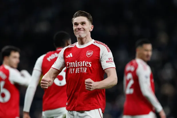 المهاجم السويدي فيكتور جيوكيريس (إ.ب.أ)