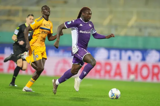 مويس كين قاد الفيولا لفوز ثمين على بيزا (إ.ب.أ)