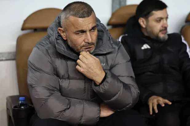 جوربان غوربانوف مدرب كاراباخ الأذري (أ.ف.ب)