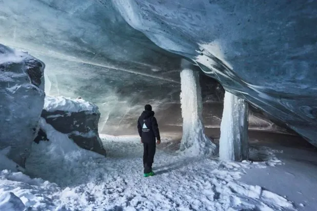 عُثر على البكتيريا في كهف الجليد سكاريسوارا برومانيا (أرشيفية - رويترز)