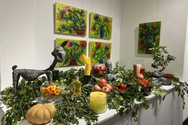 التجهيز الفني الذي يمثّل «حديقة آدم السرية» (الشرق الأوسط)

