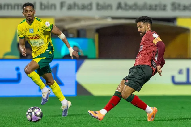 باهبري خلال مباراة الخلود أمام الخليج (تصوير: عيسى الدبيسي)