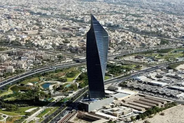 مدينة الكويت من أعلى برج الحمراء (أ.ف.ب)