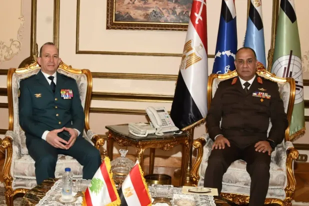 وزير الدفاع المصري يلتقي قائد الجيش اللبناني (المتحدث العسكري المصري)
