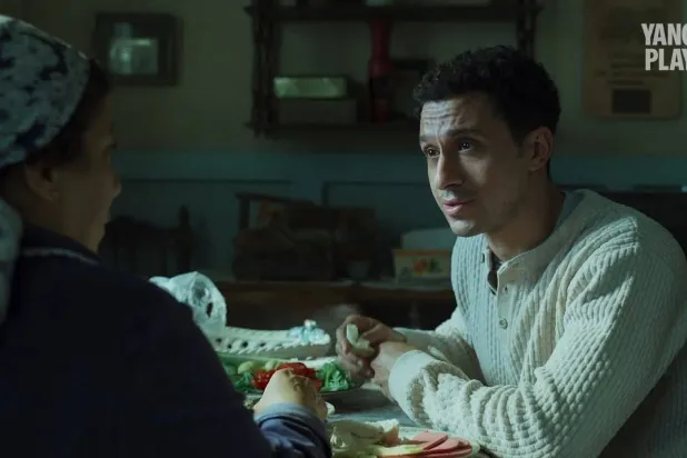 عصام عمر وسما إبراهيم التي تؤدي دور والدته (الشركة المنتجة)