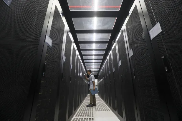 السعودية تنتقل من تبنّي الذكاء الاصطناعي إلى بناء بنية تحتية سيادية واسعة النطاق تصل لغيغاواط بحلول 2030 (غيتي)