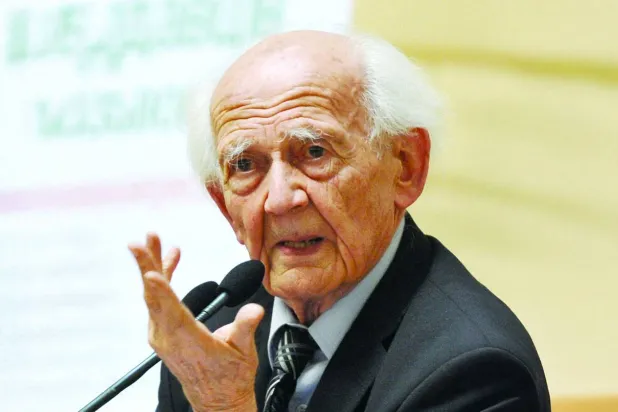 حين يصبح المهاجر مرآة كاشفة لتناقضات أوروبا