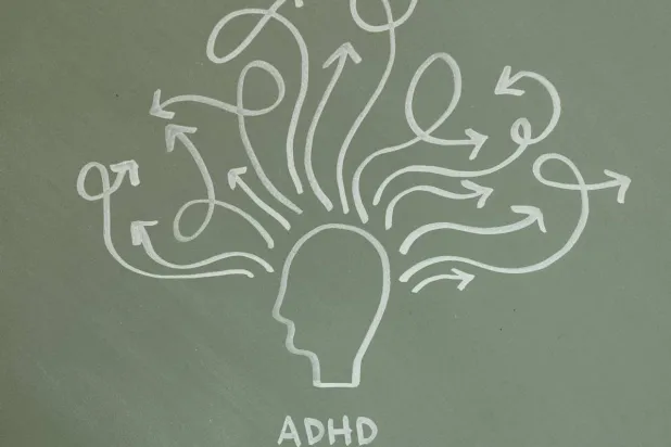 يظهر فرط الحركة وتشتت الانتباه لدى كثير من النساء بشكل أكثر هدوءاً وتعقيداً (بكسلز)