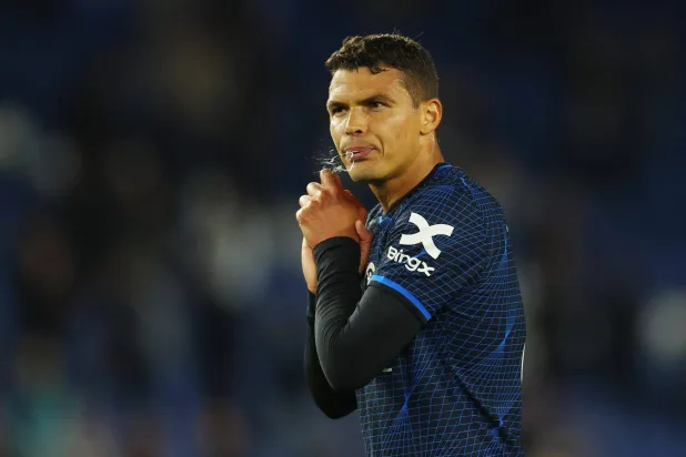 المدافع البرازيلي المخضرم تياغو سيلفا (رويترز)