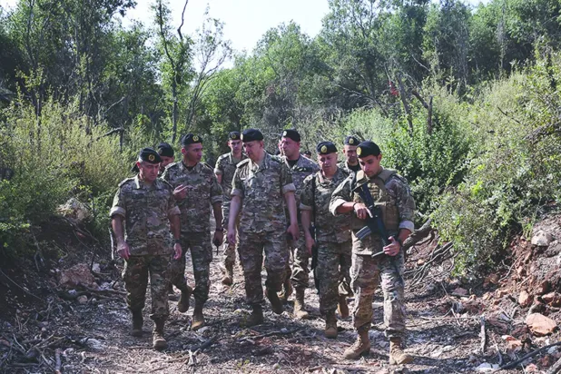 قائد الجيش اللبناني العماد رودولف هيكل يتفقّد موقع تفجير منشأة لـ«حزب الله» في الجنوب (أرشيفية - مديرية التوجيه)