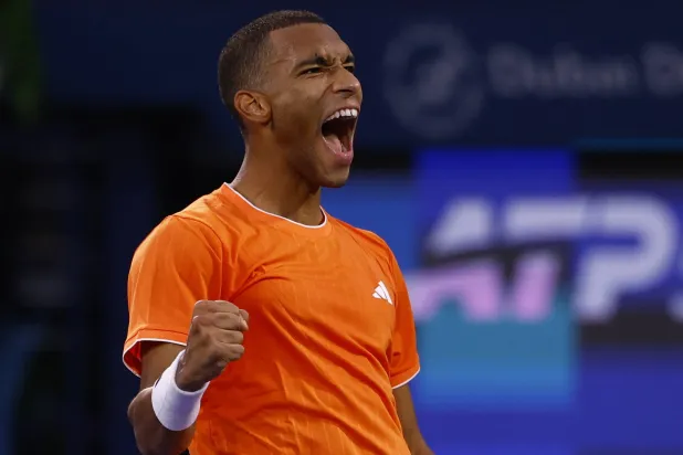 ألياسيم محتفلاً بفوزه على التشيكي ليهيتشكا (رويترز)