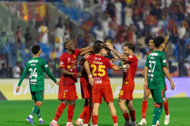 فرحة قدساوية بعد أحد الأهداف أمام الاتفاق (تصوير: عيسى الدبيسي)