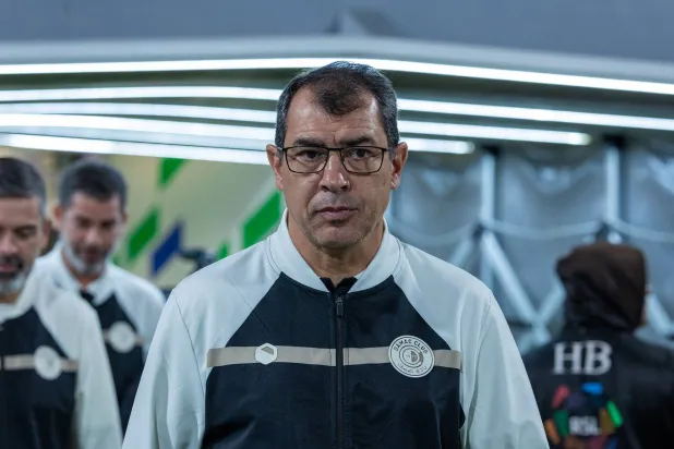 فابيو كاريلي مدرب فريق ضمك (تصوير: عيسى الدبيسي) 