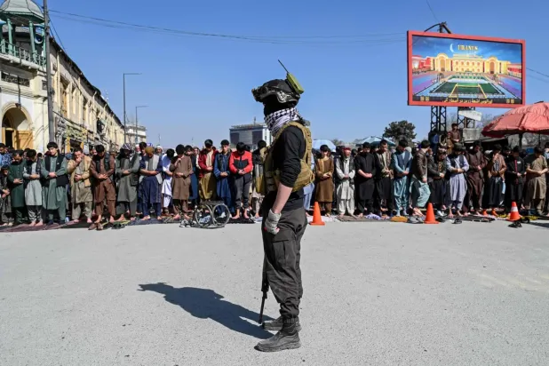 Kabil'de Afgan bir Taliban üyesi (AFP)