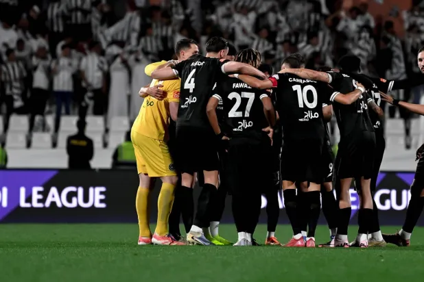 لاعبو الشباب قاتلوا بضراوة أمام الهلال رغم الخسارة (موقع النادي)