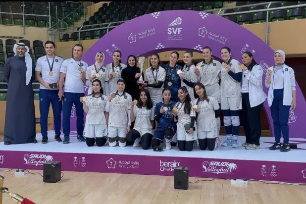 جانب من تتويج فريق العلا بلقب البطولة (الشرق الأوسط)