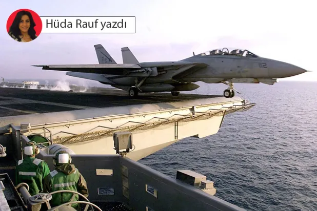 Adriyatik Denizi'nde ABD uçak gemisi USS Enterprise'ın güvertesinden kalkış yapan bir F-14 Tomcat, 26 Ocak 2026'da (AFP)