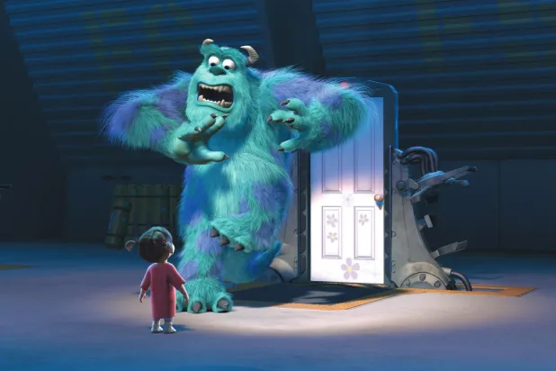Oscar ödüllü Sevimli Canavarlar (Monsters, Inc.), Monstropolis adlı şehirde çocukların çığlıklarından enerji üreten canavarların dünyasını anlatıyordu (Walt Disney Studios Motion Pictures)