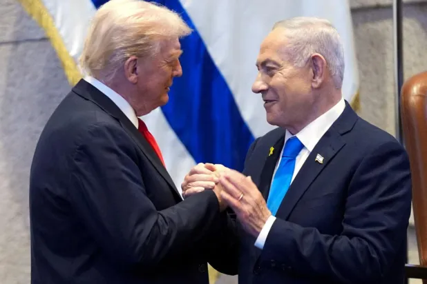 Trump ve Netanyahu'nun savaşın başından beri her gün telefonda görüştüğü basına yansımıştı (Reuters)