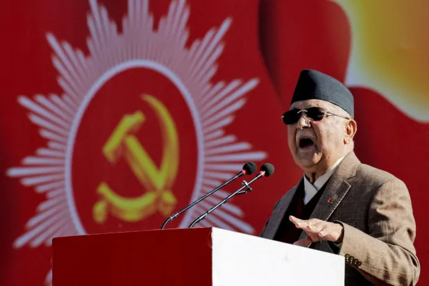 Nepal Komünist Partisi lideri Oli'nin ünlü sosyal medya platformlarına erişim yasağı getirmesi protestoların fitilini ateşlemişti (Reuters)