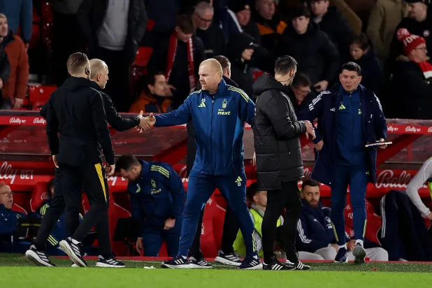 بعد 114 يوماً فقط من توليه المسؤولية وبعد ساعات قليلة من تعادل فورست مع وولفرهامبتون تمت إقالة شون دايك (رويترز)