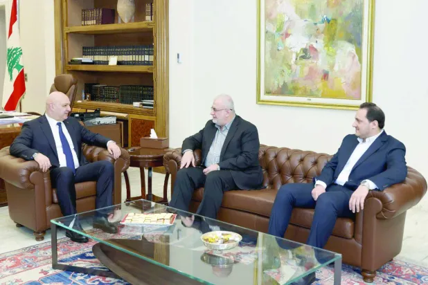 رئيس كتلة «حزب الله» النائب محمد رعد مجتمعاً مع الرئيس جوزيف عون (أرشيفية - الرئاسة اللبنانية)