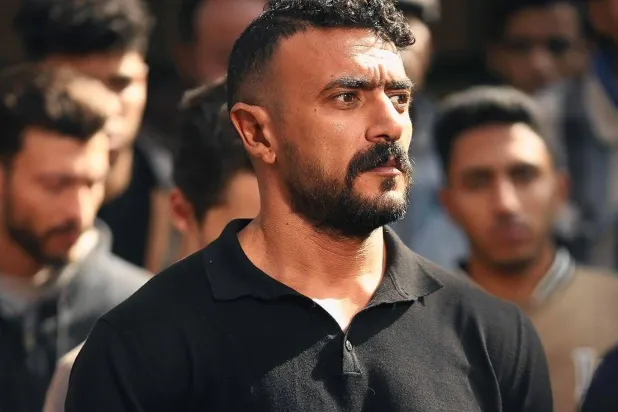 أحمد العوضي في كواليس مسلسل «علي كلاي» (حسابه على موقع فيسبوك)