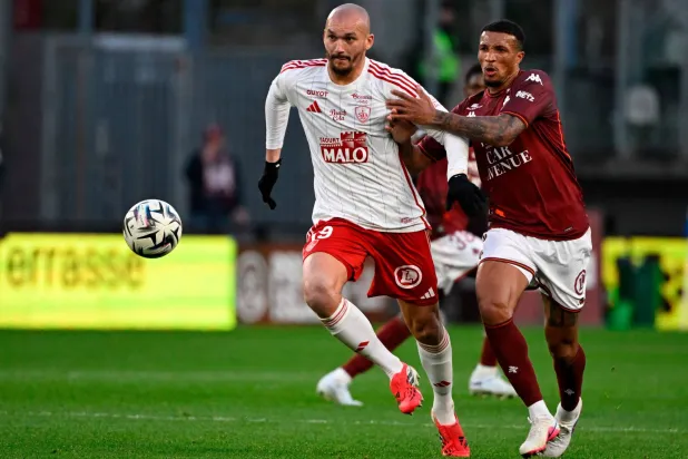 بريست هزم مضيّفه ميتز (أ.ف.ب)