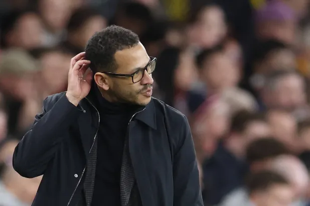 ليام روزنير المدير الفني لفريق تشيلسي (إ.ب.أ) 