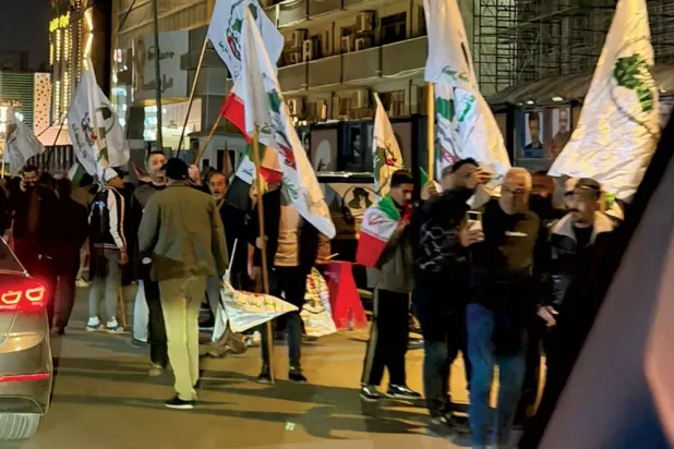 Irak'ta protestocular Yeşil Bölge'ye doğru ilerliyor (Şarku'l Avsat)