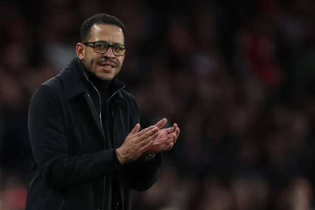 ليام روزنير مدرب تشيلسي (أ.ف.ب)