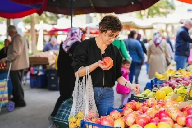 الارتفاع المستمر لأسعار المواد الغذائية عامل رئيسي في ارتفاع التضخم بتركيا (إعلام تركي)