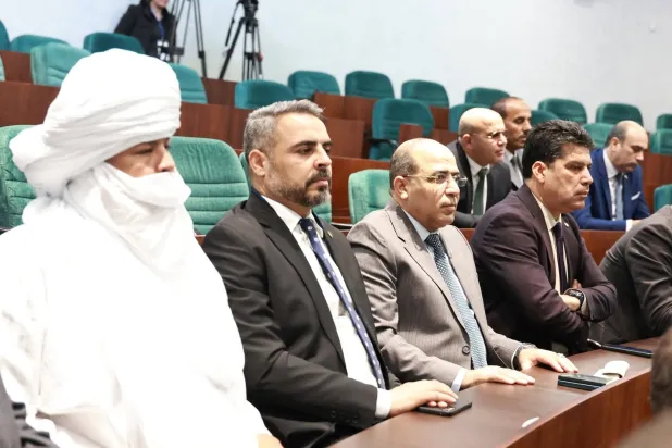 برلمانيون يستمعون إلى عرض وزير الداخلية بخصوص تعديل قانون الأحزاب (البرلمان)