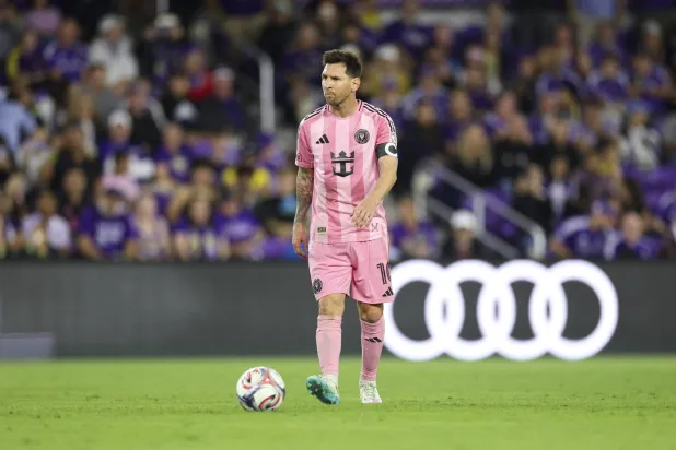 غياب ميسي عن مباراة يكلّف 300 ألف يورو (رويترز)