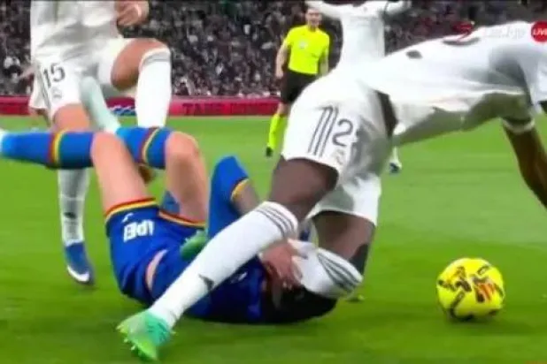 روديغر لحظة إصابته لريكو بوجهه بمواجهة الريال وخيتافي (الناقل الرسمي)