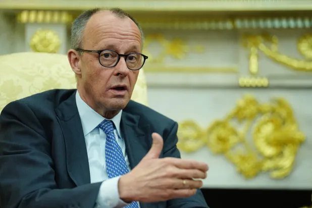 المستشار الألماني فريدريش ميرتس يتحدث خلال اجتماع مع الرئيس الأميركي دونالد ترمب في البيت الأبيض بواشنطن يوم 3 مارس 2026 (د.ب.أ) 