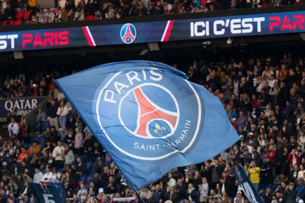 مشجعو نادي باريس سان جيرمان (رويترز) 