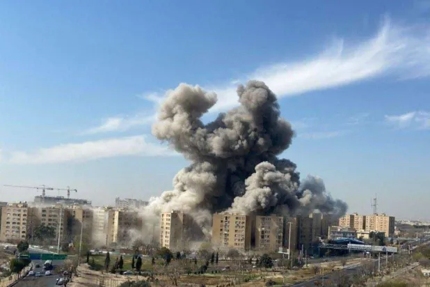 انفجار ضخم يهز شرق العاصمة طهران صباح الأربعاء (شبكات التواصل)