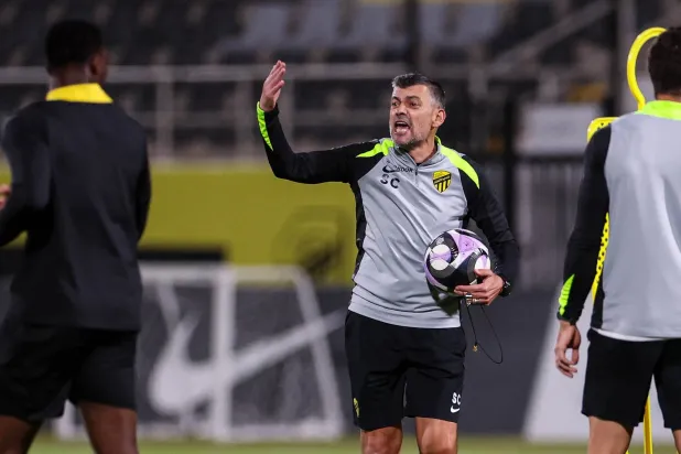 كونسيساو خلال قيادته تدريبات الاتحاد الأخيرة (موقع النادي)